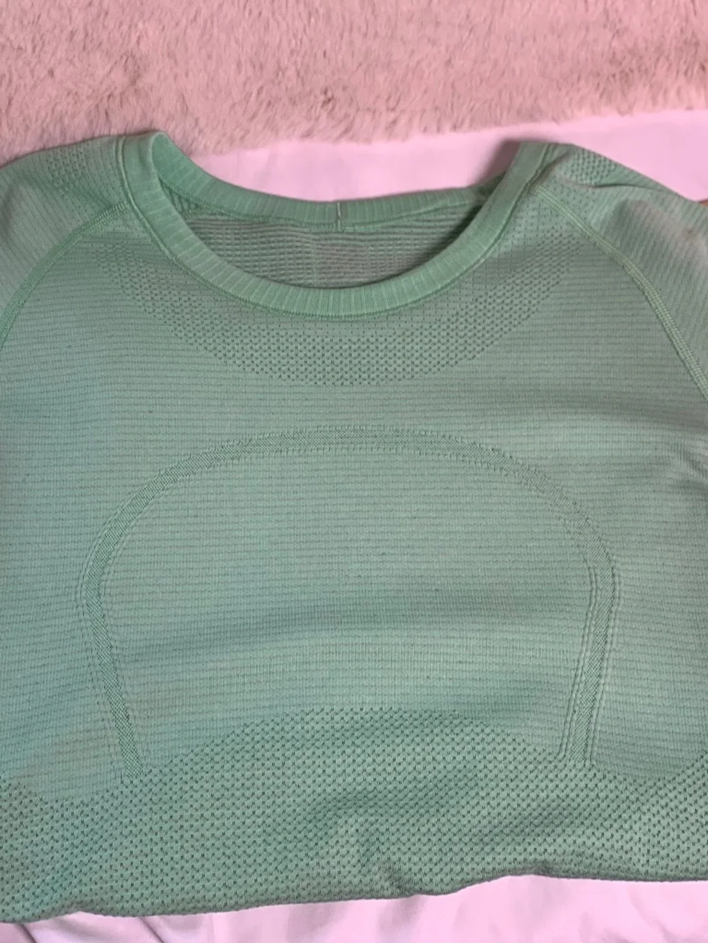 Lululemon light green top sz small